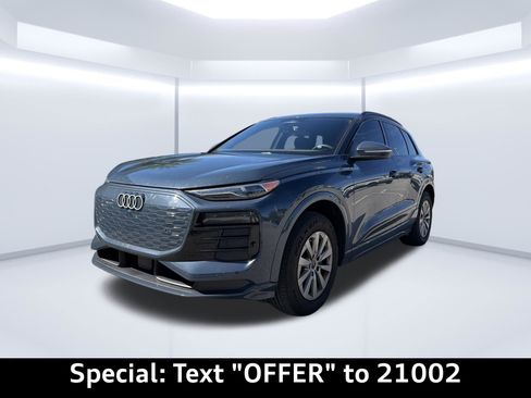 Used 2025 Audi Q6 e-tron Premium RWD image 3