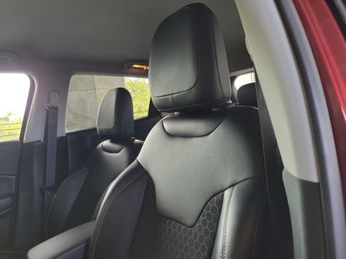 Certified 2020 Jeep Compass Latitude FWD image 18