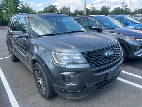 Used 2018 Ford Explorer Sport AWD/4WD image 2