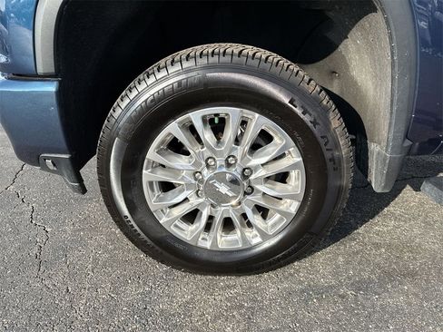 Used 2020 Chevrolet Silverado 3500 High Country w/ Z71 Off-Road Package image 10