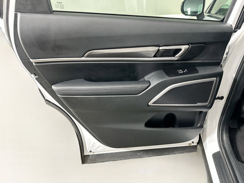 Used 2025 Kia Telluride S image 27