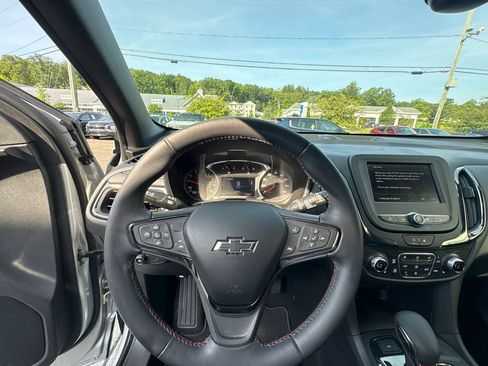 Used 2022 Chevrolet Equinox RS AWD/4WD image 18