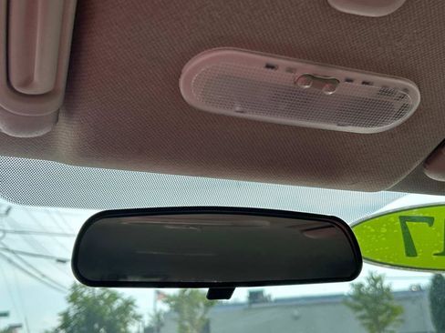 Used 2017 Nissan Versa SV image 30