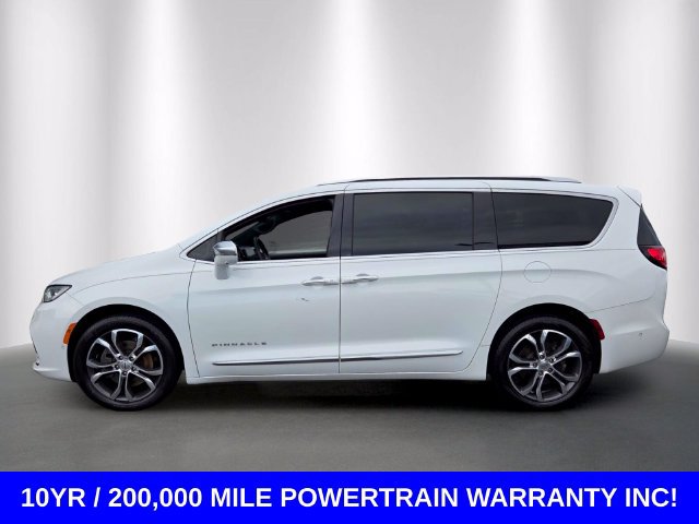 Used 2022 Chrysler Pacifica Pinnacle AWD/4WD image 2