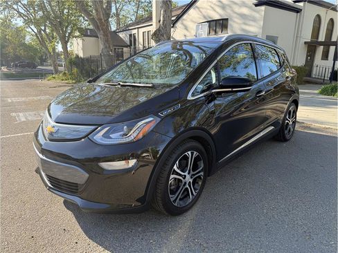 Used 2017 Chevrolet Bolt Premier w/ Driver Confidence II Package FWD image 3