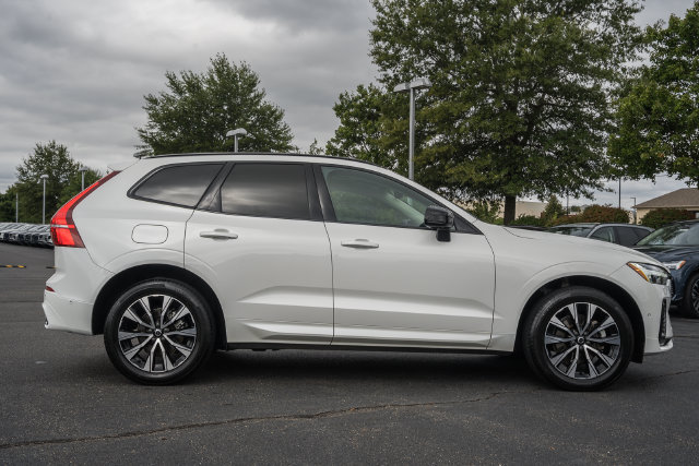 Used 2024 Volvo XC60 B5 Plus w/ Protection Package Premier AWD/4WD image 6