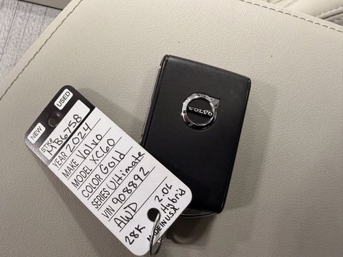 Used 2024 Volvo XC60 T8 Ultimate image 41