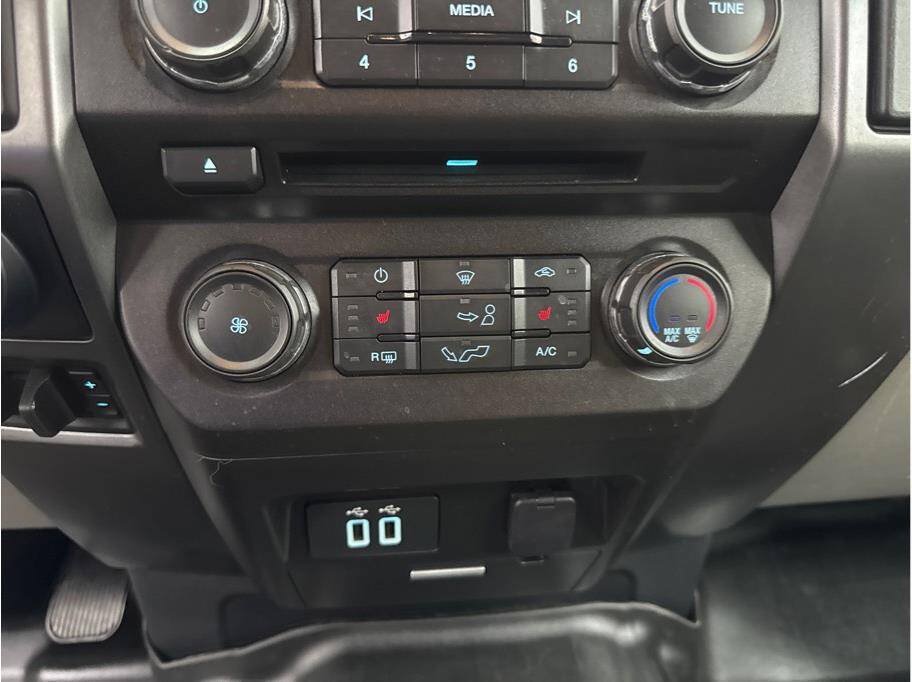 Used 2018 Ford F150 XLT w/ Equipment Group 302A Luxury AWD/4WD image 15
