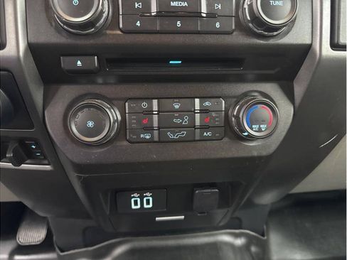 Used 2018 Ford F150 XLT w/ Equipment Group 302A Luxury AWD/4WD image 15