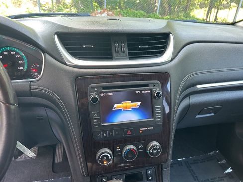 Used 2015 Chevrolet Traverse LT AWD/4WD image 18