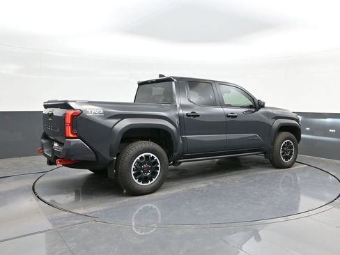 Used 2024 Toyota Tacoma TRD Off-Road AWD/4WD image 15