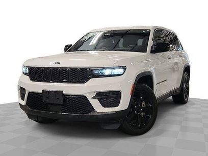 Used 2023 Jeep Grand Cherokee Altitude