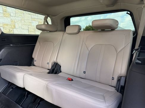 Used 2024 Ford Expedition Max Limited RWD image 28