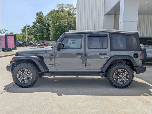 Used 2021 Jeep Wrangler Unlimited Sport AWD/4WD image 9
