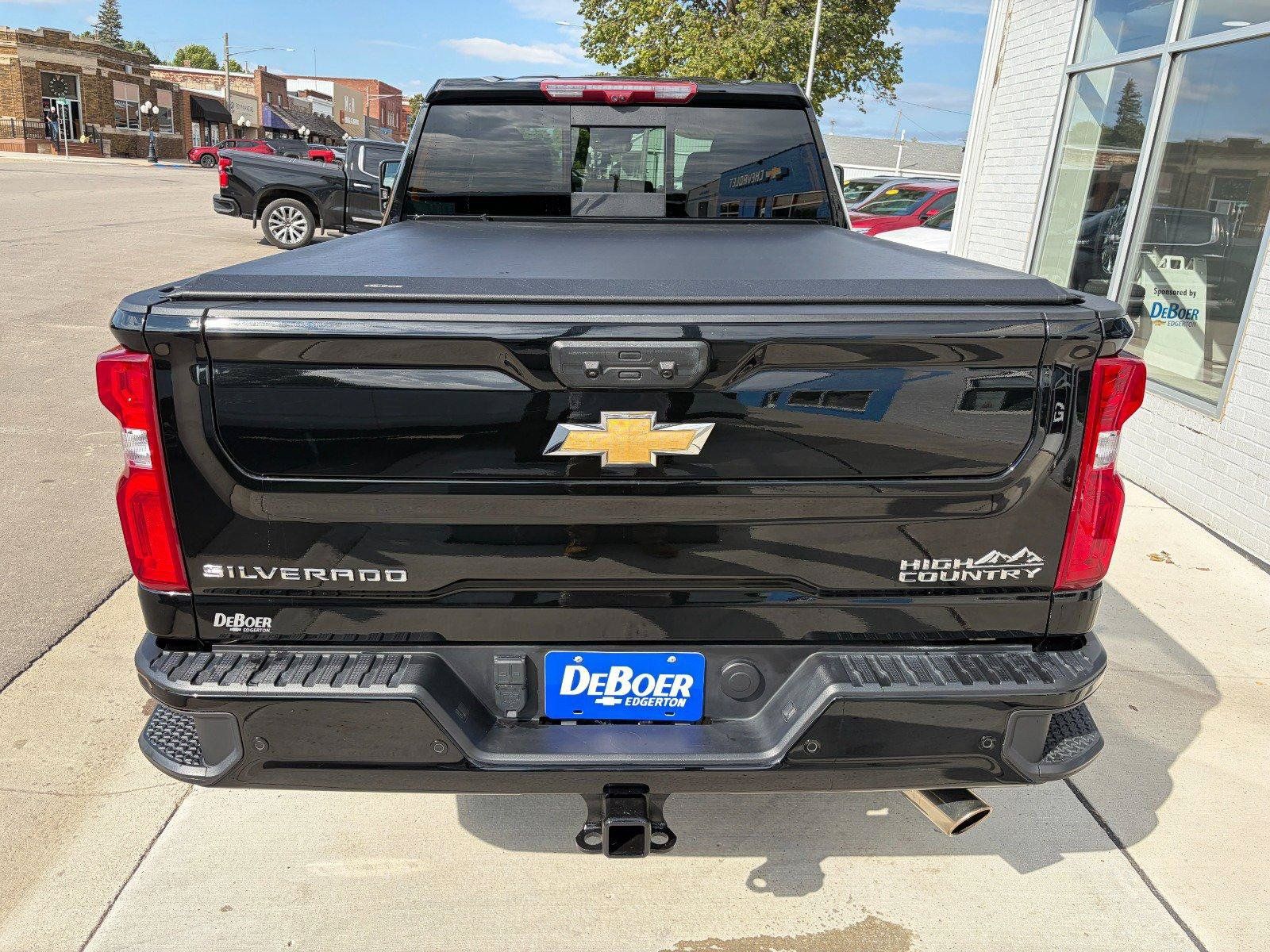 Used 2024 Chevrolet Silverado 3500 High Country w/ High Country Premium Package AWD/4WD image 4