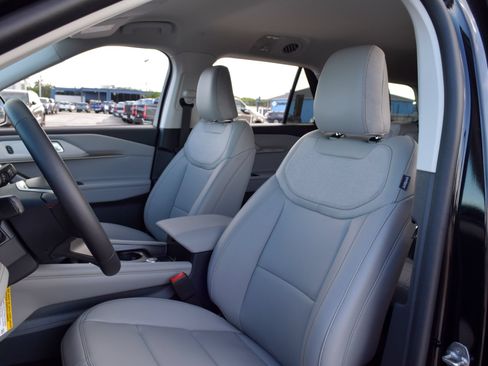 New 2026 Ford Explorer Active w/ Active Comfort Package RWD image 16