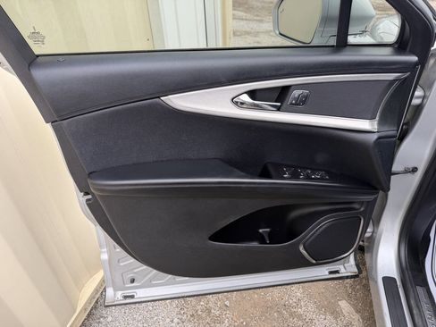 Used 2018 Lincoln MKX Premiere image 9