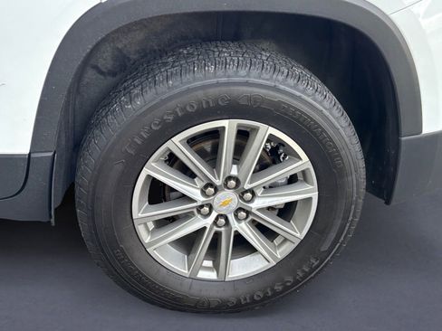 Used 2023 Chevrolet Traverse LT AWD/4WD image 6