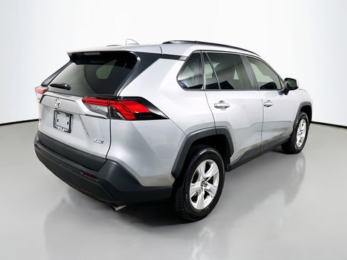Used 2021 Toyota RAV4 XLE w/ Convenience Package image 4
