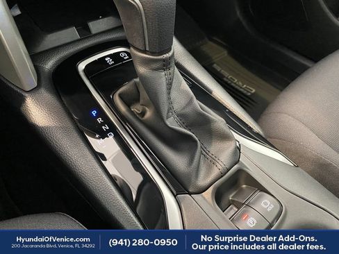 Used 2024 Toyota Corolla Cross LE w/ Moonroof Package FWD image 18