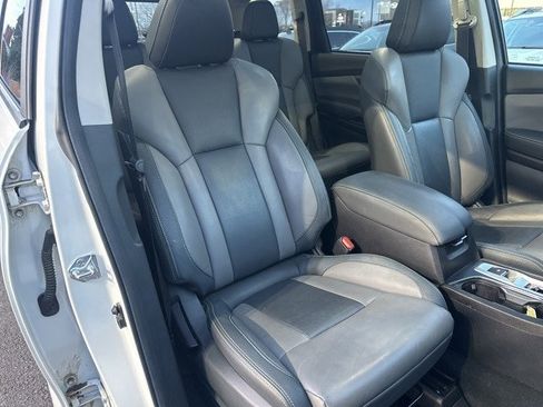 Used 2023 Subaru Ascent Onyx Edition image 16