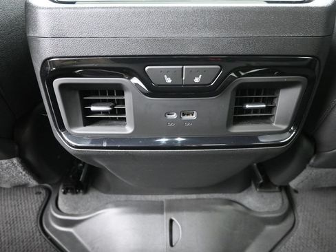 Used 2022 GMC Sierra 1500 AT4 w/ AT4 Premium Package AWD/4WD image 32