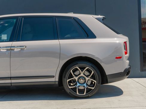 Used 2024 Rolls-Royce Cullinan Black Badge AWD/4WD image 21