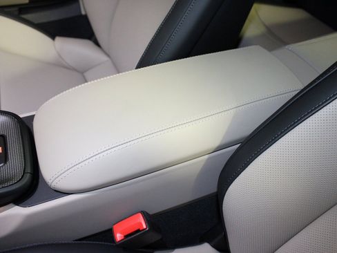 Used 2025 Porsche 911 Carrera 4 GTS image 33