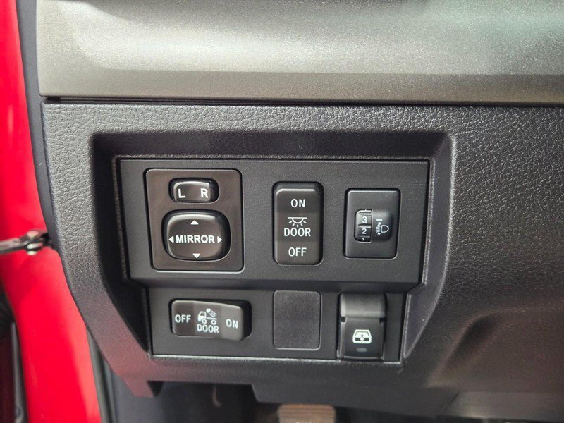 Used 2014 Toyota Tundra SR5 AWD/4WD image 17