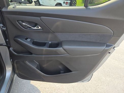 Used 2023 Chevrolet Traverse High Country image 9