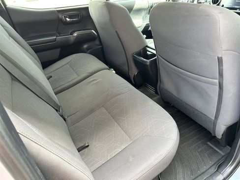 Used 2019 Toyota Tacoma TRD Off-Road image 15