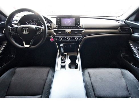 Used 2018 Honda Accord LX image 8