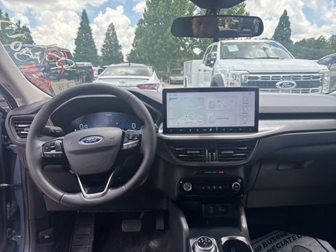 Used 2023 Ford Escape Active w/ Tech Pack #2 AWD/4WD image 11