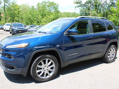 Used 2018 Jeep Cherokee Limited AWD/4WD image 13