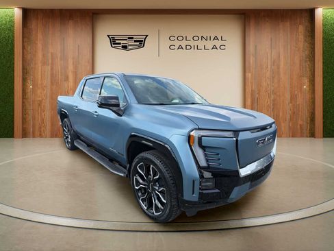 Used 2025 GMC Sierra EV Denali AWD/4WD image 3