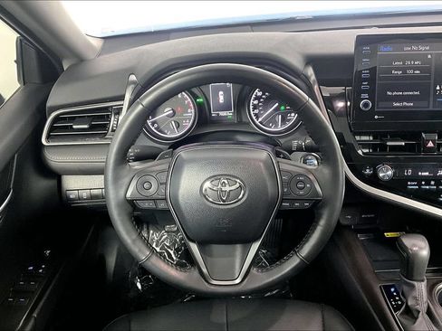 Used 2024 Toyota Camry SE w/ Cold Weather Package FWD image 5