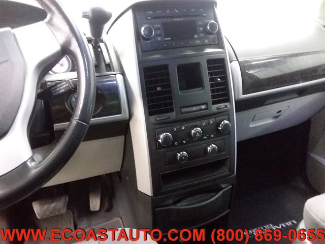 Used 2010 Dodge Grand Caravan SXT FWD image 11