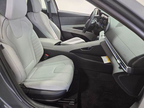 New 2026 Hyundai Elantra Limited FWD image 16