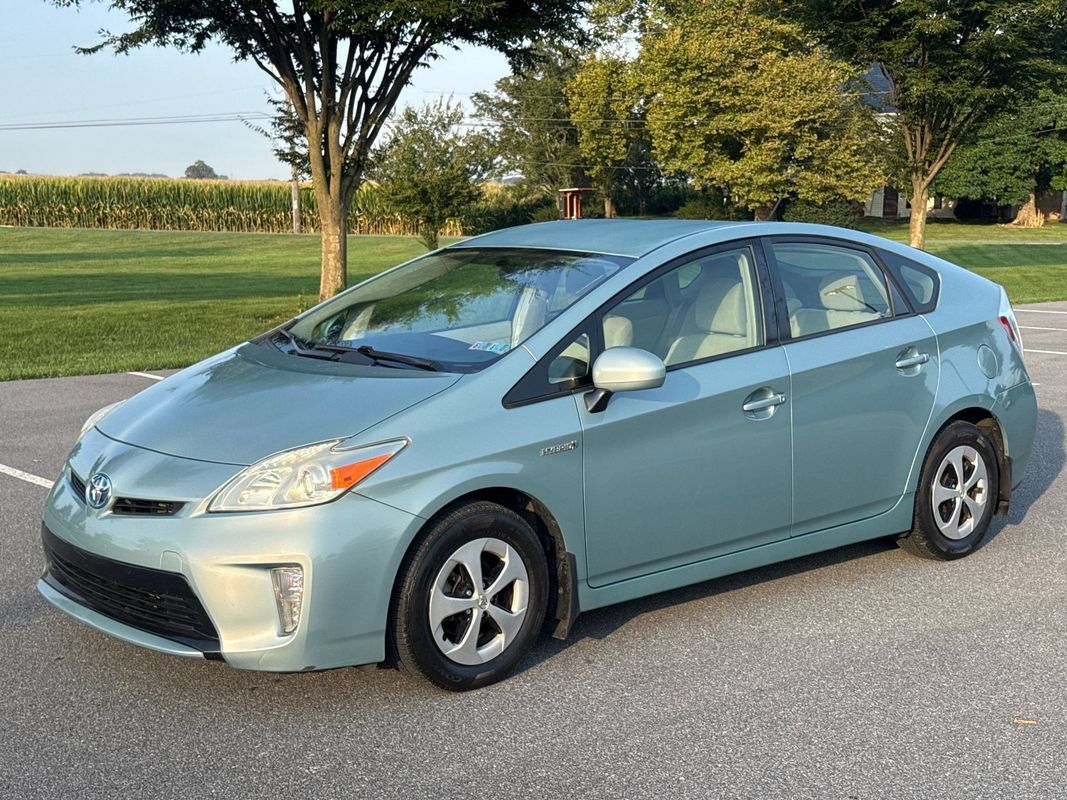 Used 2013 Toyota Prius Two FWD image 4