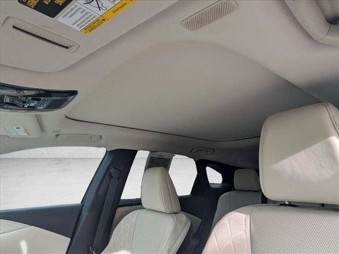 Used 2025 Lexus RX 350 w/ Luxury Package image 20