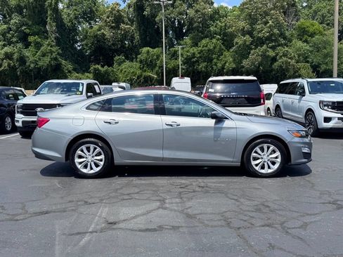 Used 2025 Chevrolet Malibu LT FWD image 4