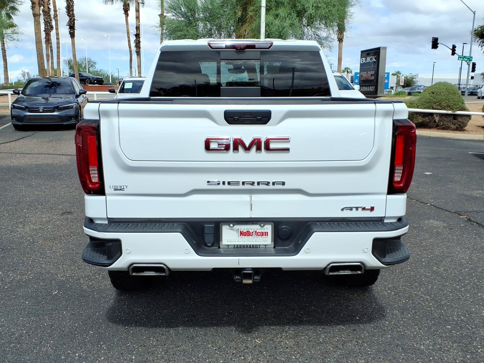 Used 2022 GMC Sierra 1500 AT4 w/ AT4 Premium Package AWD/4WD image 5