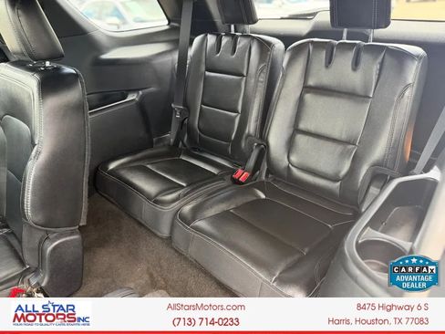 Used 2017 Ford Explorer Limited w/ Equipment Group 301A FWD image 9