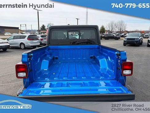 Used 2024 Jeep Gladiator Sport AWD/4WD image 26