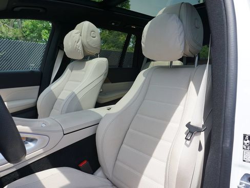 Certified 2026 Mercedes-Benz GLS 580 4MATIC image 11