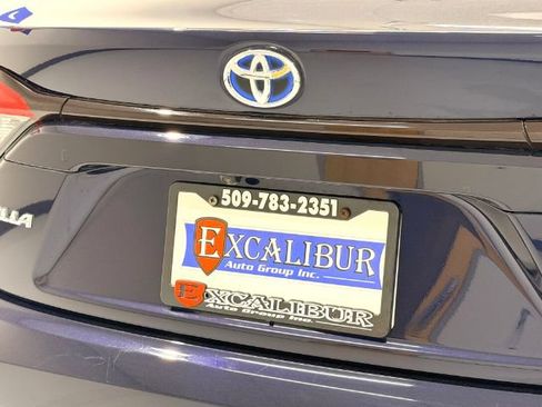 Used 2024 Toyota Corolla XLE FWD image 12