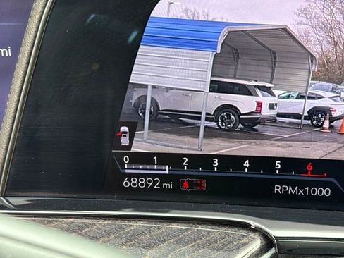 Used 2022 Cadillac Escalade Premium Luxury image 18