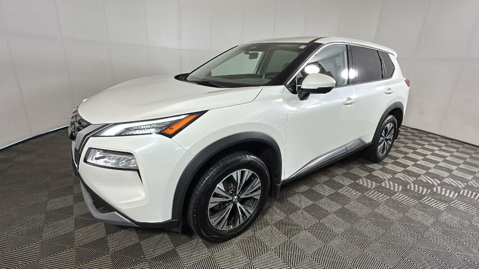 Used 2021 Nissan Rogue SV AWD/4WD image 8