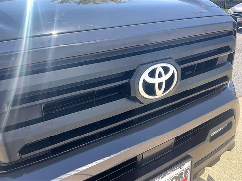 Used 2025 Toyota Tacoma SR5 AWD/4WD image 34