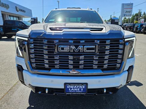Used 2024 GMC Sierra 2500 Denali Ultimate w/ Max Trailering Package AWD/4WD image 8